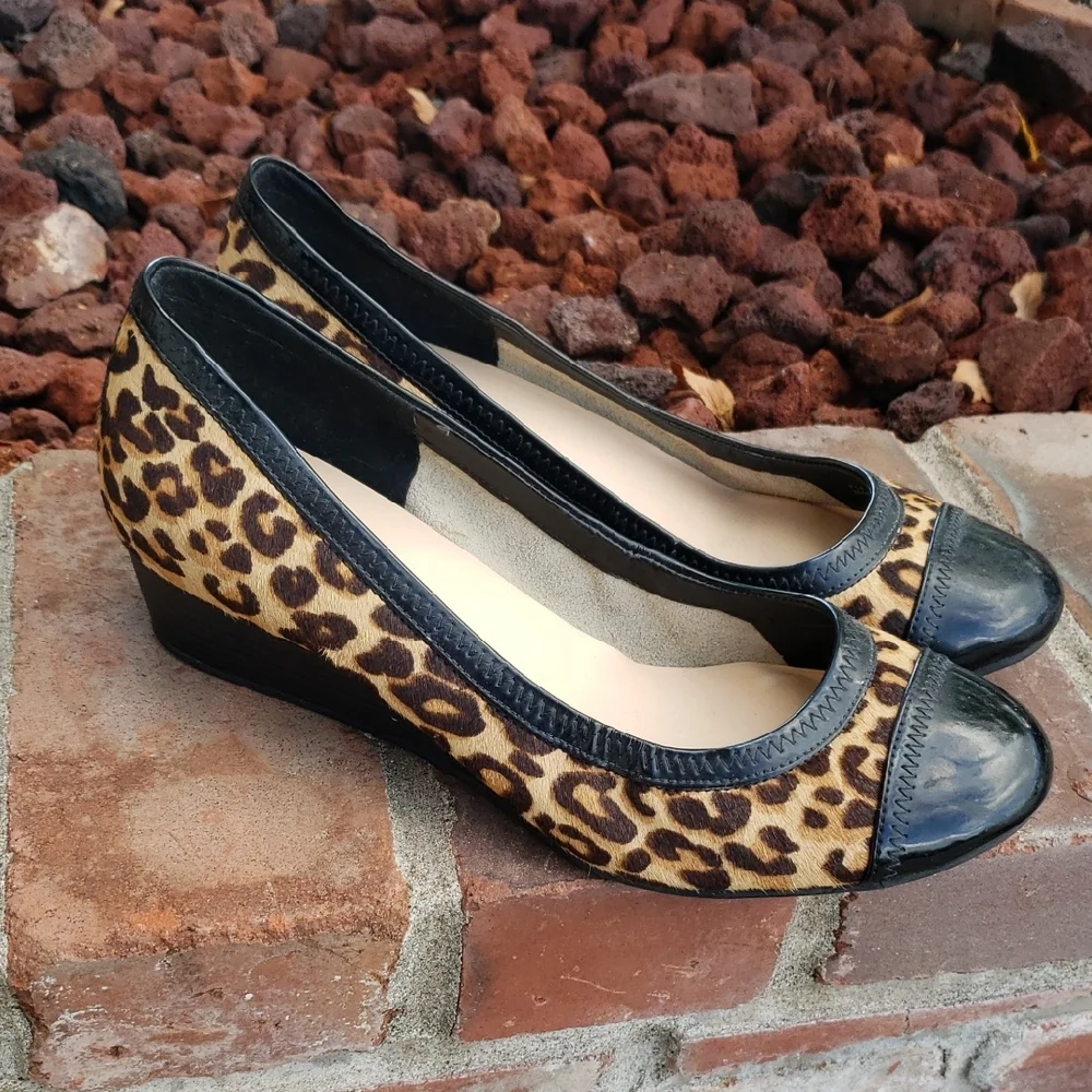 Cole Haan Womens Tali Wedge Heel Leopard Calf Hair Shoes Size 8 B Animal Print